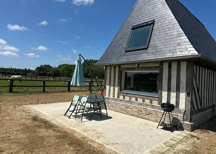 Holiday home La Maison Poulette Ticheville